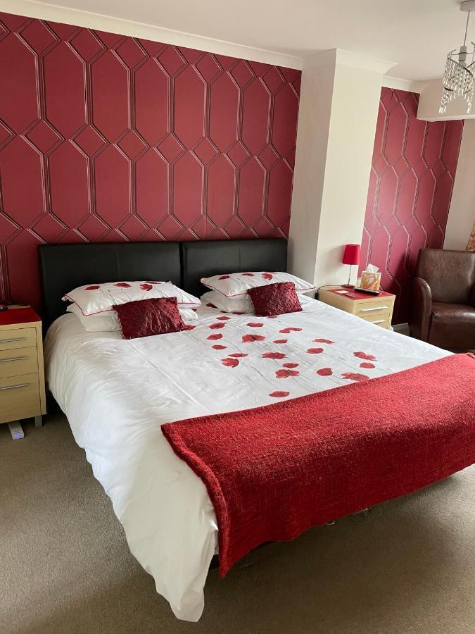 Brewery Farm House Bed & Breakfast Swindon Exterior photo