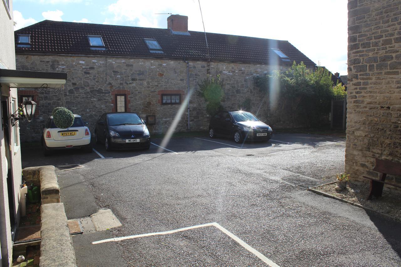Brewery Farm House Bed & Breakfast Swindon Exterior photo